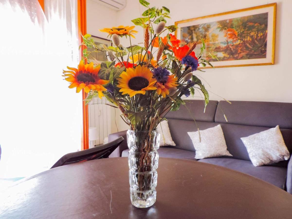 H11 Terrazzo Al Mare - Riva Ligure - Spiagge Apartment Bagian luar foto