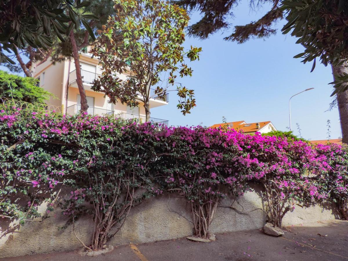 H11 Terrazzo Al Mare - Riva Ligure - Spiagge Apartment Bagian luar foto